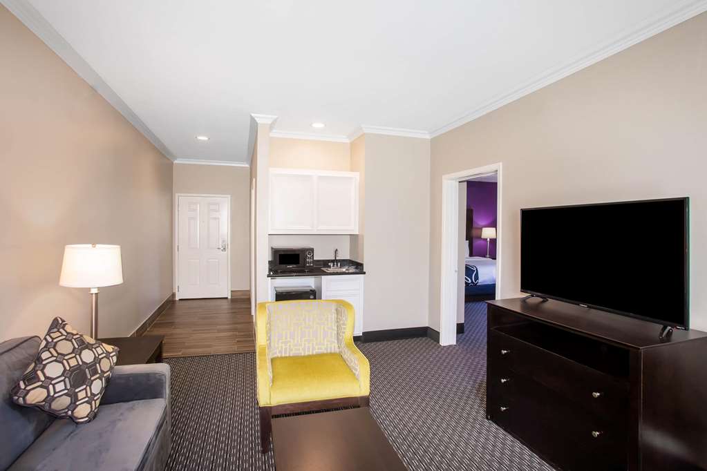 La Quinta Inn & Suites by Wyndham Columbus TX - photo 33