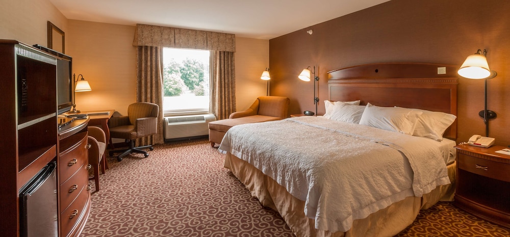 Hampton Inn Goshen - photo 12