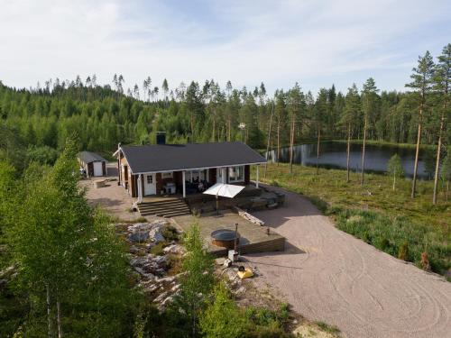 Luxury Villa Rahavaara — 4-Star Luxury Hotel in Joensuu, Finland