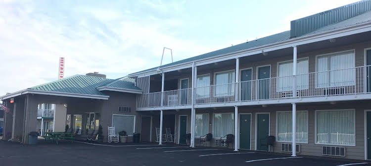 Oak Grove Inn - photo 2