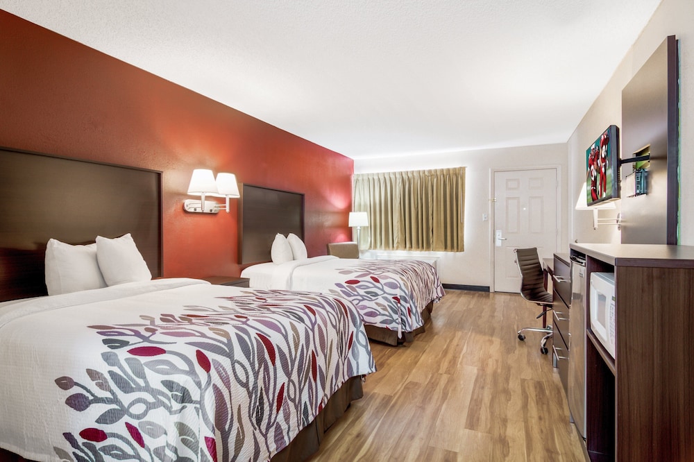Red Roof Inn Acworth Emerson LakePoint South - photo 7