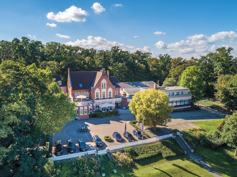 Parkhotel Berghoelzchen — Hildesheim