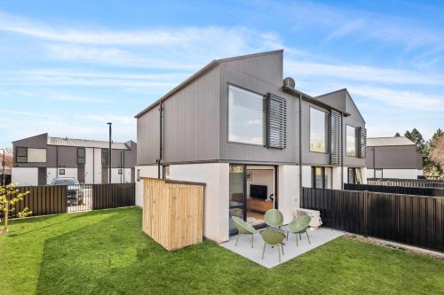 Mt Roy Delight - carbon neutral hotel in Wanaka