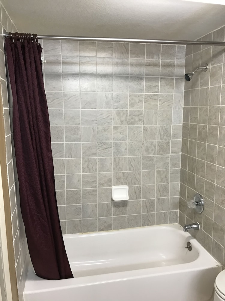 Americas Best Value Inn Laredo - photo 12