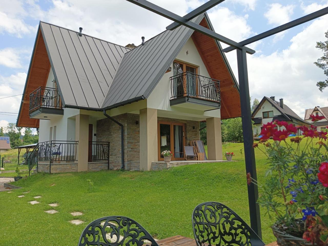 Willa Pod Wierzbami in Poronin, Poland