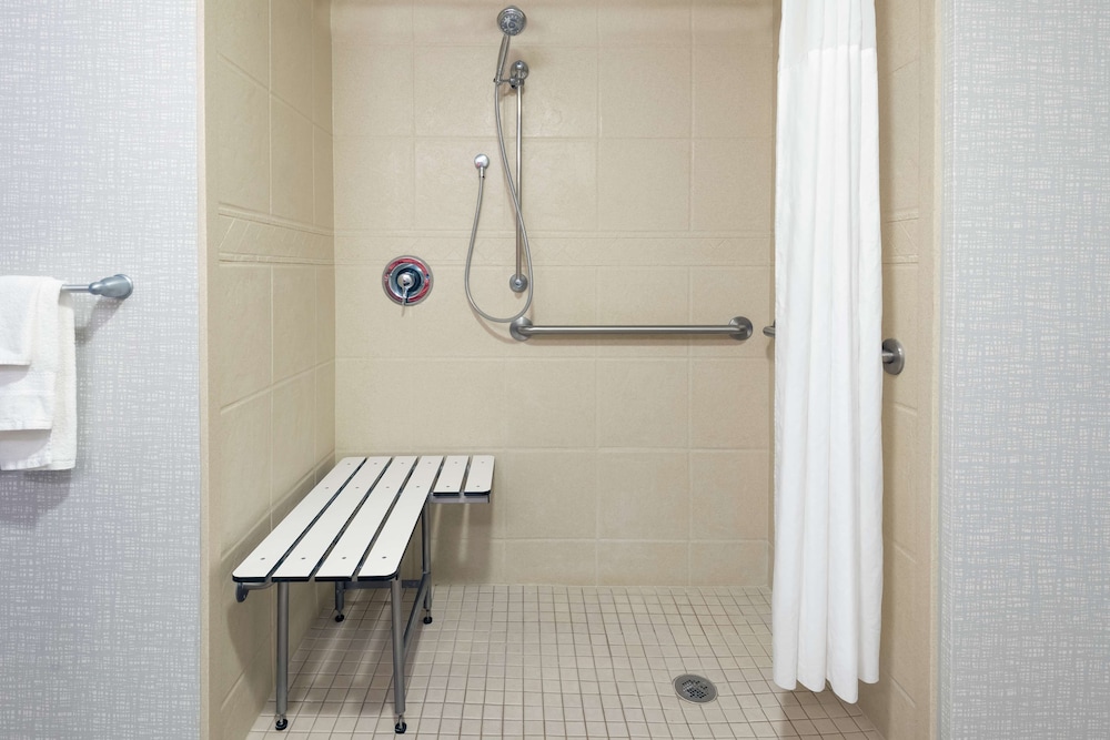 Hampton Inn & Suites Orlando Airport @ Gateway Village - photo 23
