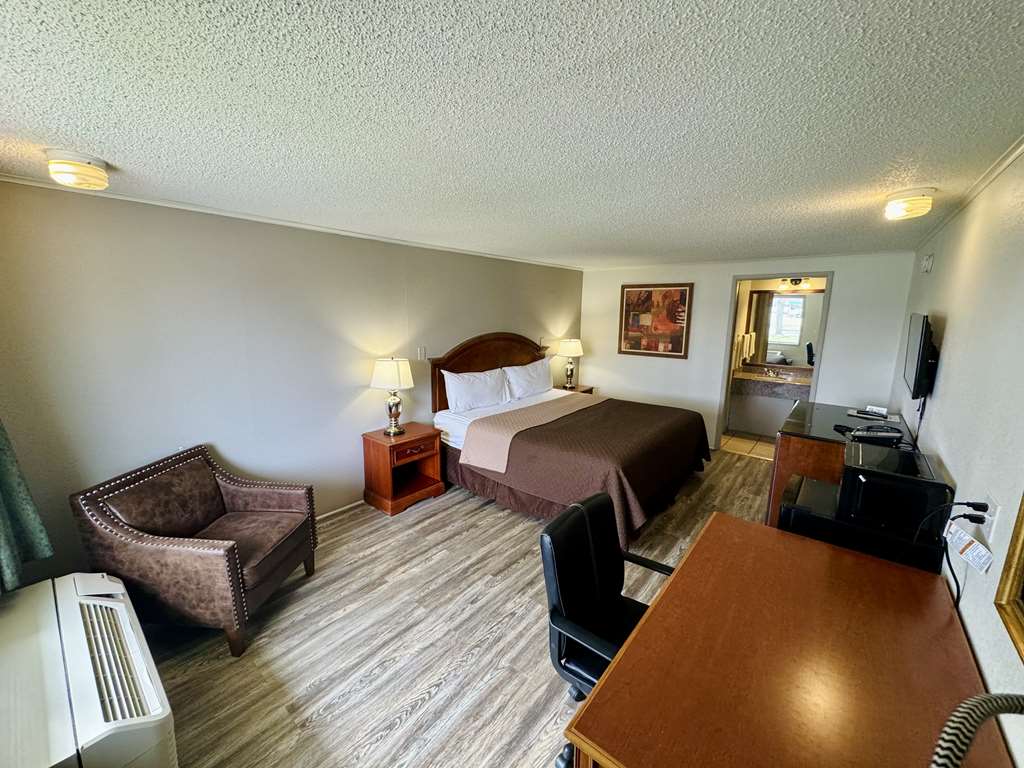 Knights Inn Bridgeport Frankenmuth - photo 17