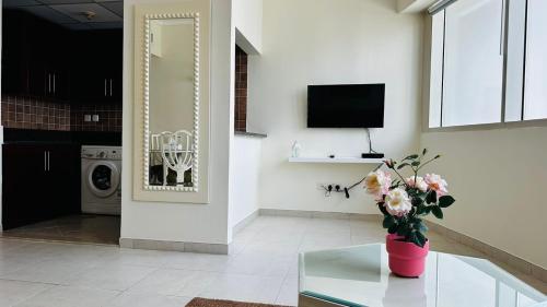 Lakeshore Towers Cluster Y JLT 1BHK - last minute hotel in Dubai