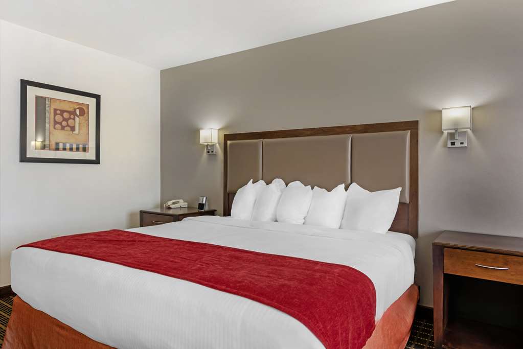 Best Western Plus Eagleridge Inn & Suites - photo 32