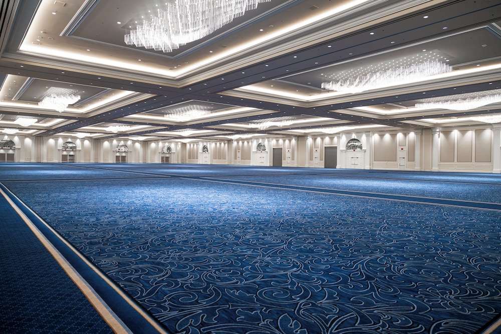 The Venetian Prestige Club Lounge - photo 94