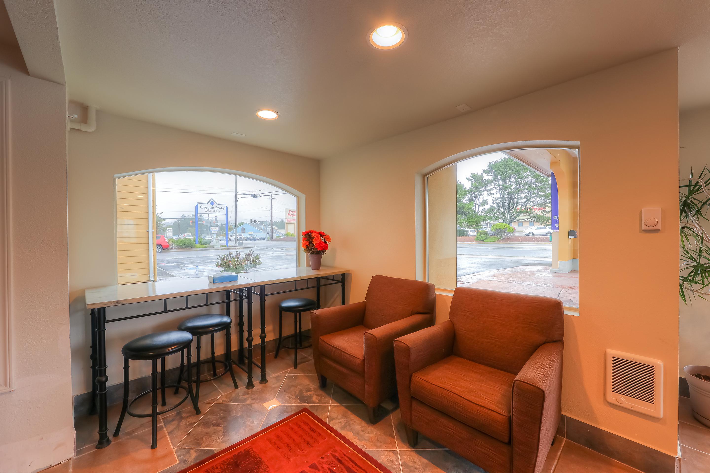 Newport Inn By Oyo Hwy 101 - photo 12