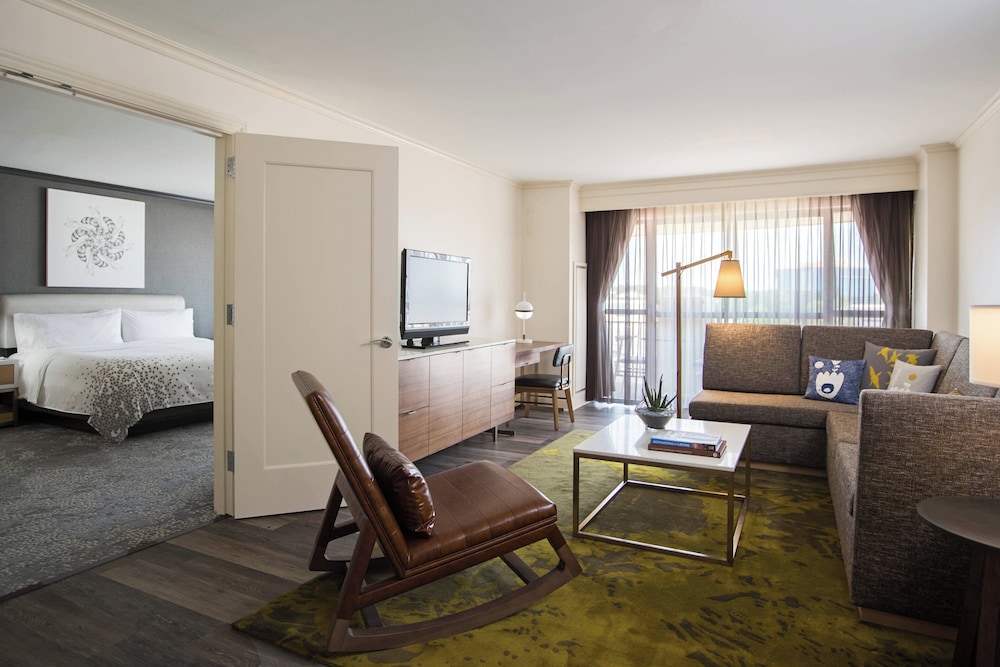 Renaissance Raleigh North Hills Hotel - photo 13