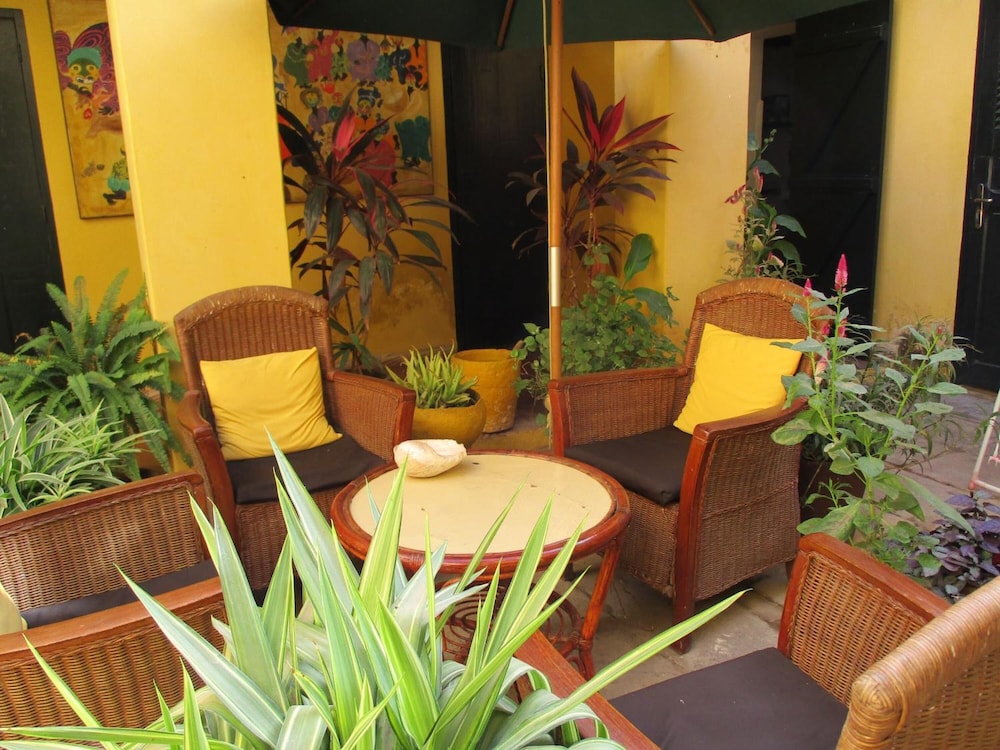 Chez Eric - carbon neutral hotel in Dakar