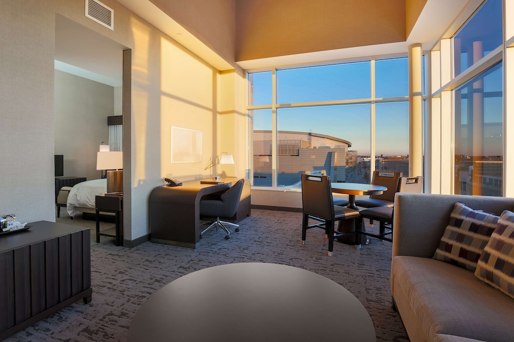 DoubleTree by Hilton Evansville - photo 23
