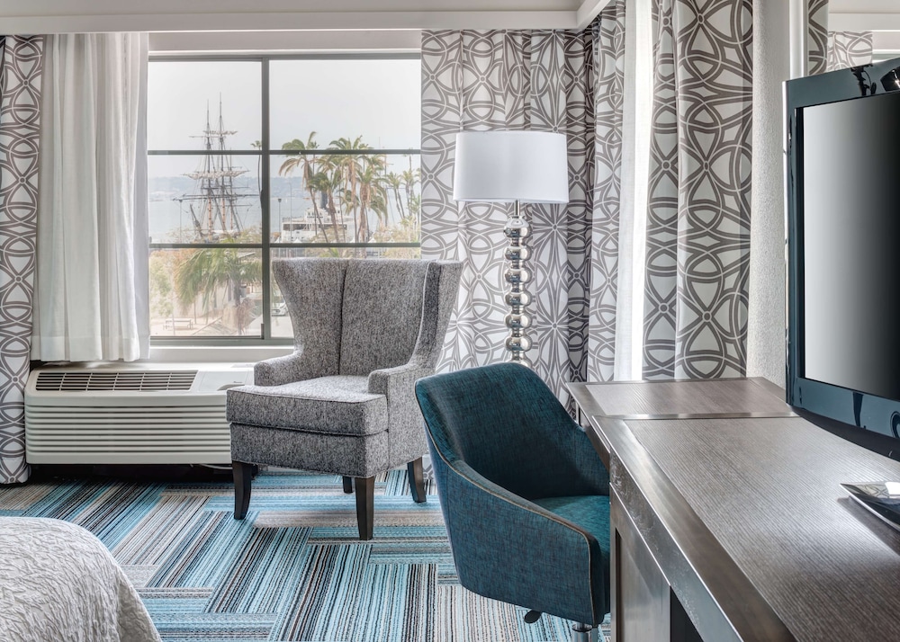 Hampton Inn San Diego Downtown - photo 18