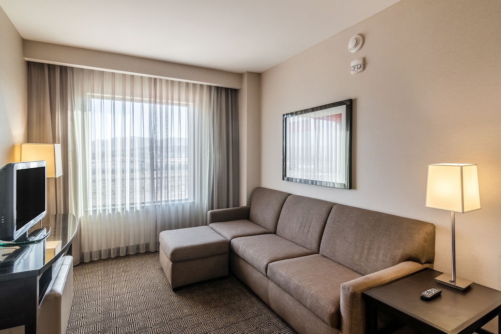 Embassy Suites Palmdale - photo 17