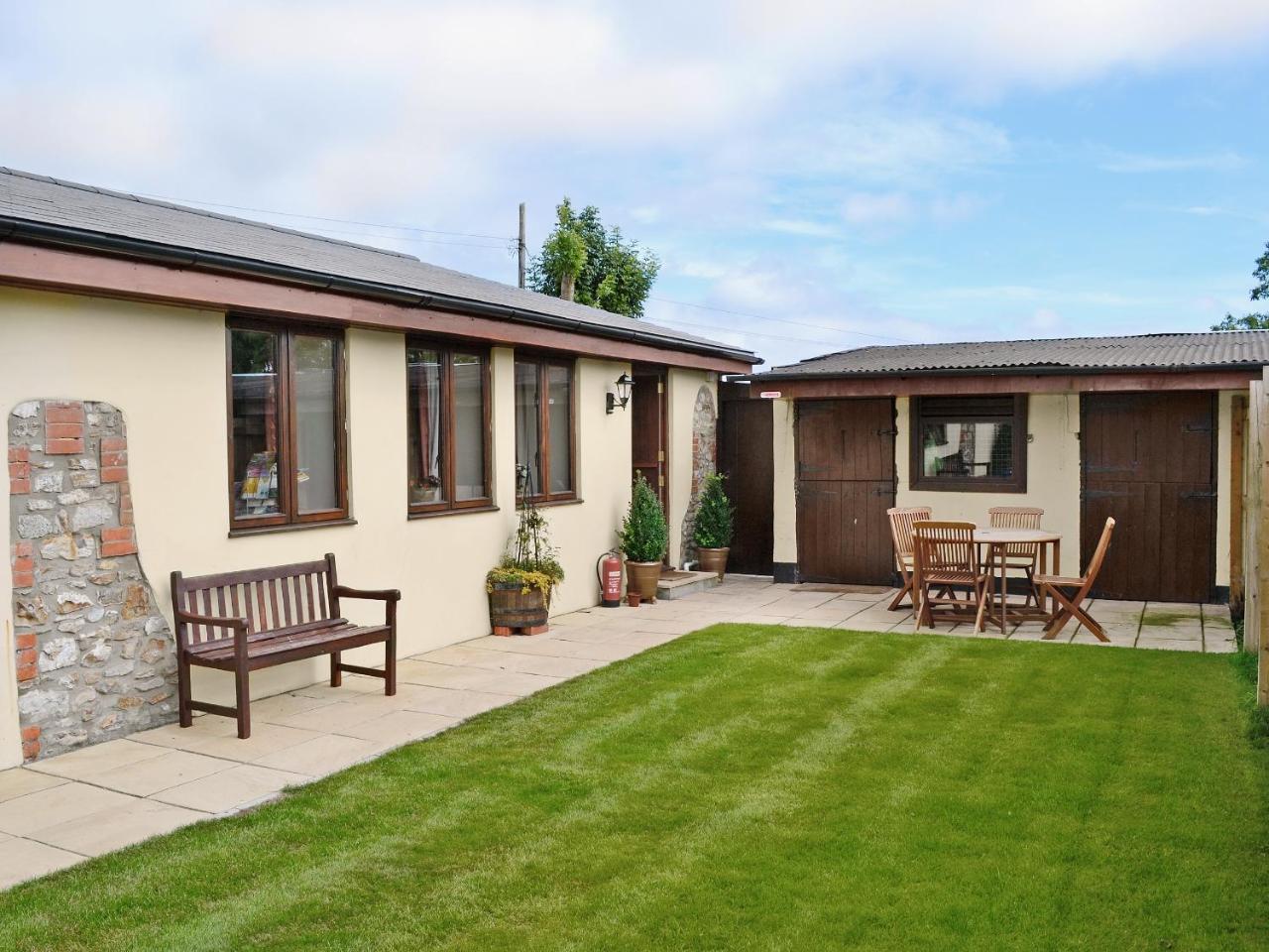 Horseshoes E5369 - carbon neutral hotel in Cullompton
