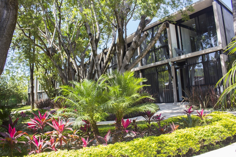 Los Laureles Hotel & Centro de Convenciones — hotel in Tlaquiltenango