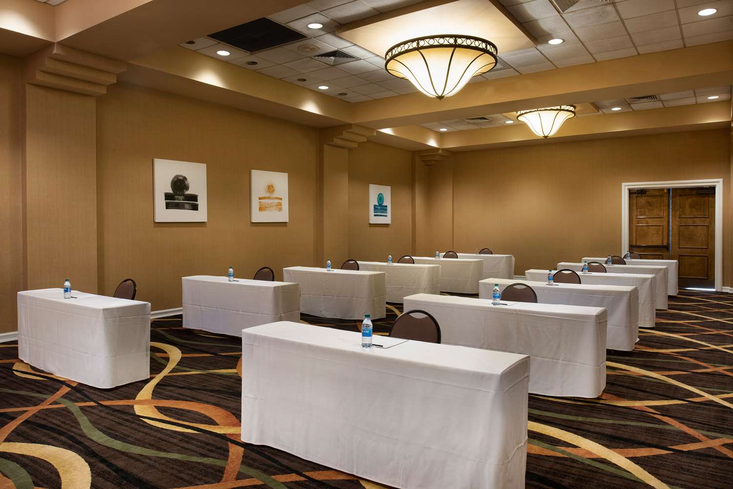 DoubleTree Hotel Memphis Downtown - photo 17