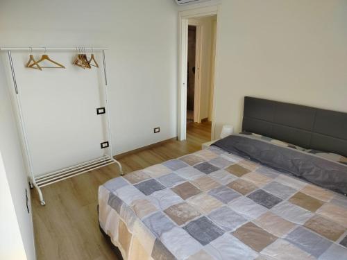 Casa Vacanze Casa Vittoria Cod.017106 Cni 00074 — 4-Star Luxury Hotel in Marone, Italy