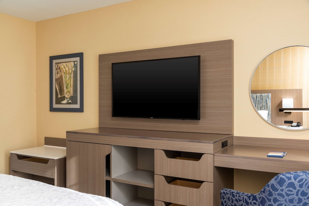 Hampton Inn Holland - photo 16