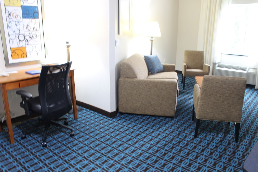 Fairfield Inn & Suites by Marriott Kansas City Liberty - photo 35