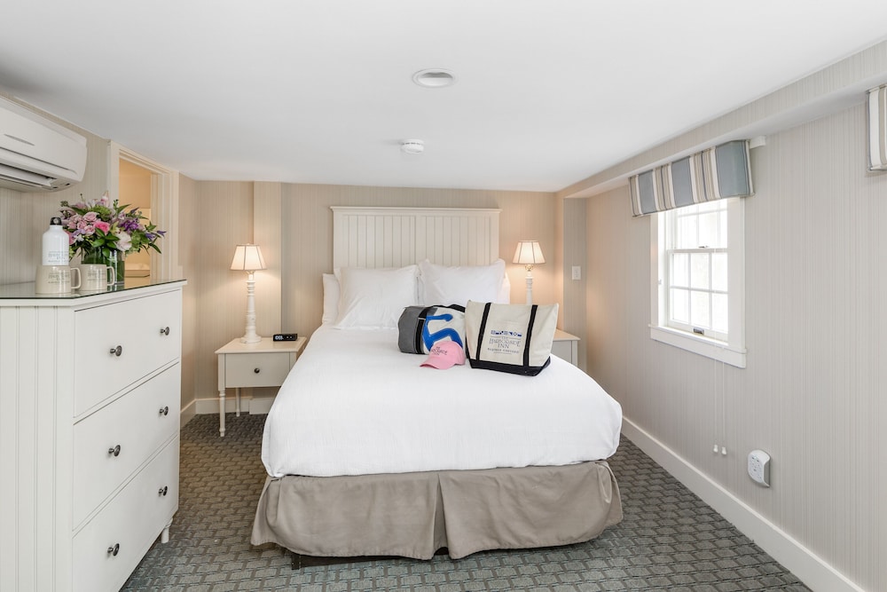 The Harborside Inn - photo 8