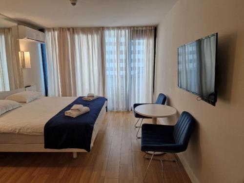 Orby City Seafront Luxury Stay
