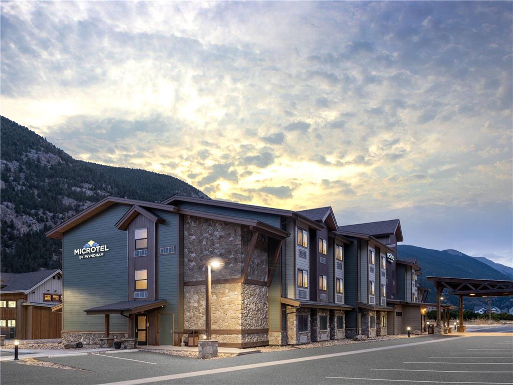 Microtel Inn & Suites by Wyndham Georgetown Lake - photo 6