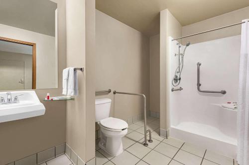 Travelodge by Wyndham Wellington KS - photo 11