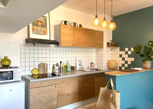 Les Toits Wifi Gratuit Vue Cœur de Ville Historique Et Halles in Beziers, France