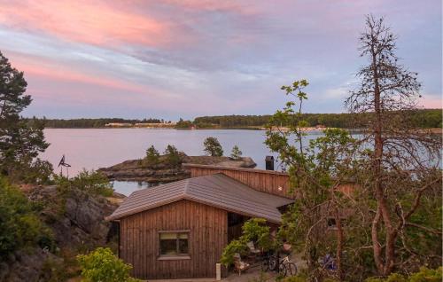 4 Bedroom Lovely Home In Fevik — 4-Star Luxury Hotel in Fevik, Norway