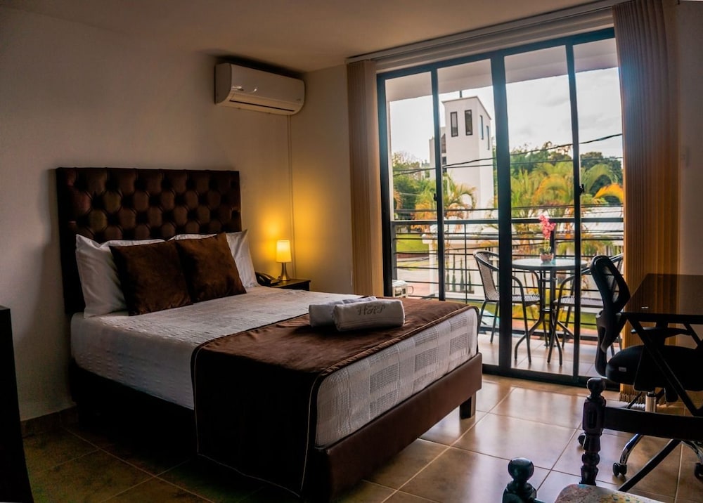 Hotel Alamos Del Parque in Pereira, Colombia