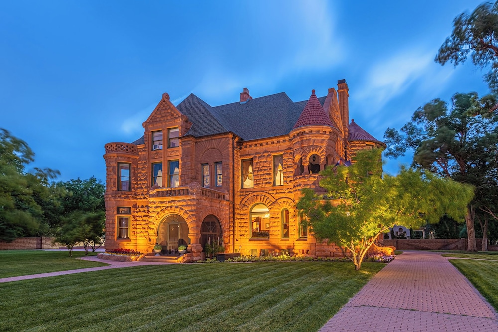 Orman Mansion Pueblo's Most Luxurious Stay - photo 28