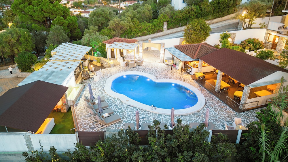 Skiathos Island Suites — 4-Star Luxury Hotel in Skiathos, Greece