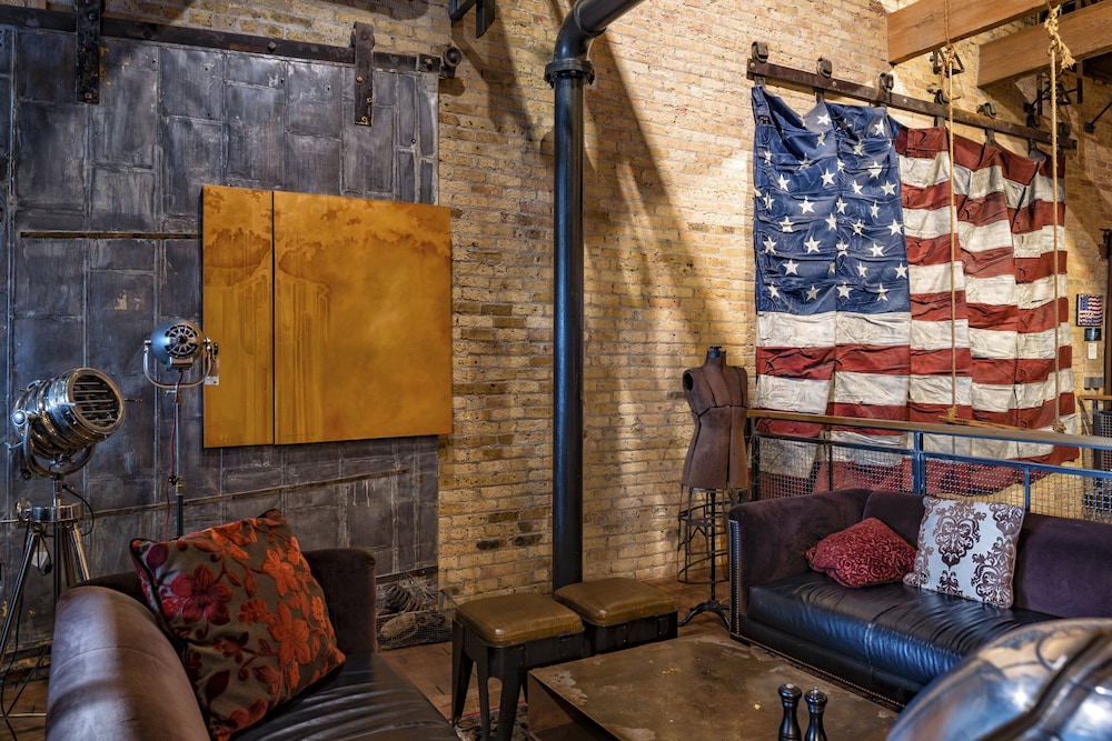 The Iron Horse Hotel - photo 3