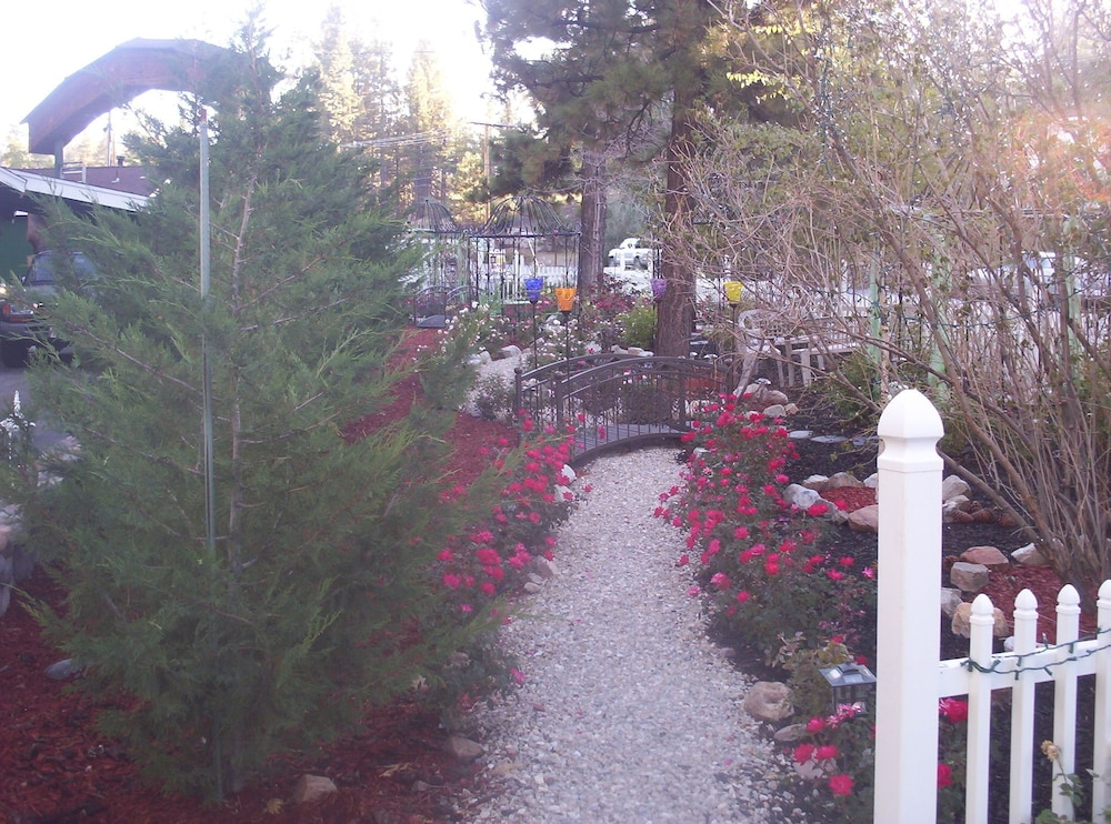 Big Bear Manor Spa Cabins - photo 21