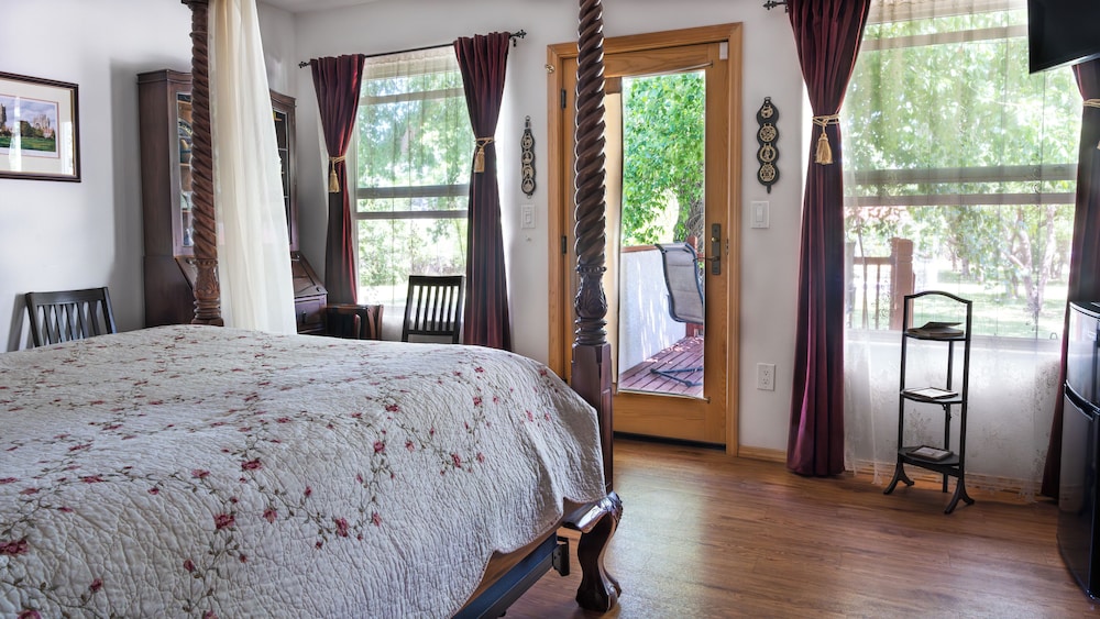 Red Horse Bed and Breakfast - photo 26