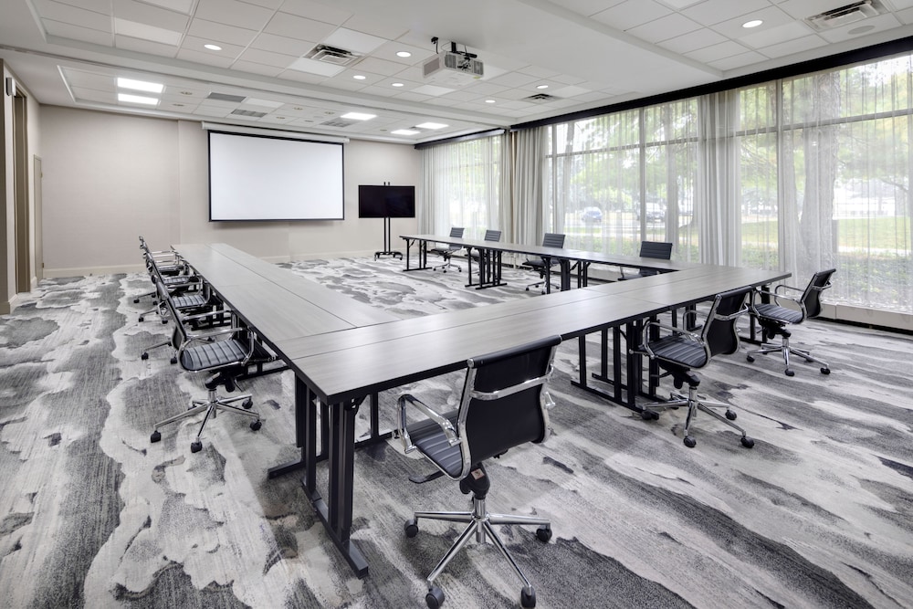 Embassy Suites by Hilton Detroit Troy Auburn Hills - photo 67