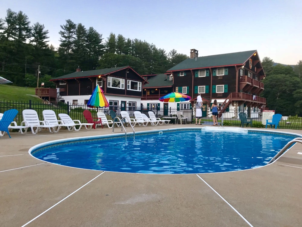 Swiss Chalets Village Inn - photo 65