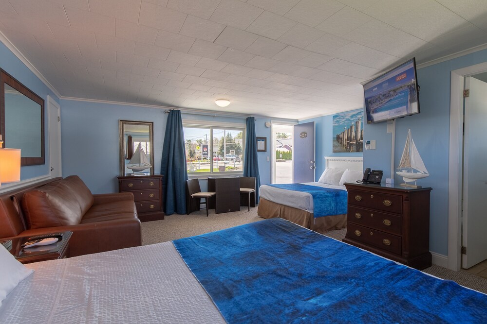 Footbridge Beach Motel - photo 16
