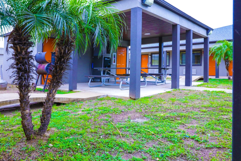Wintergarden Inn - photo 28