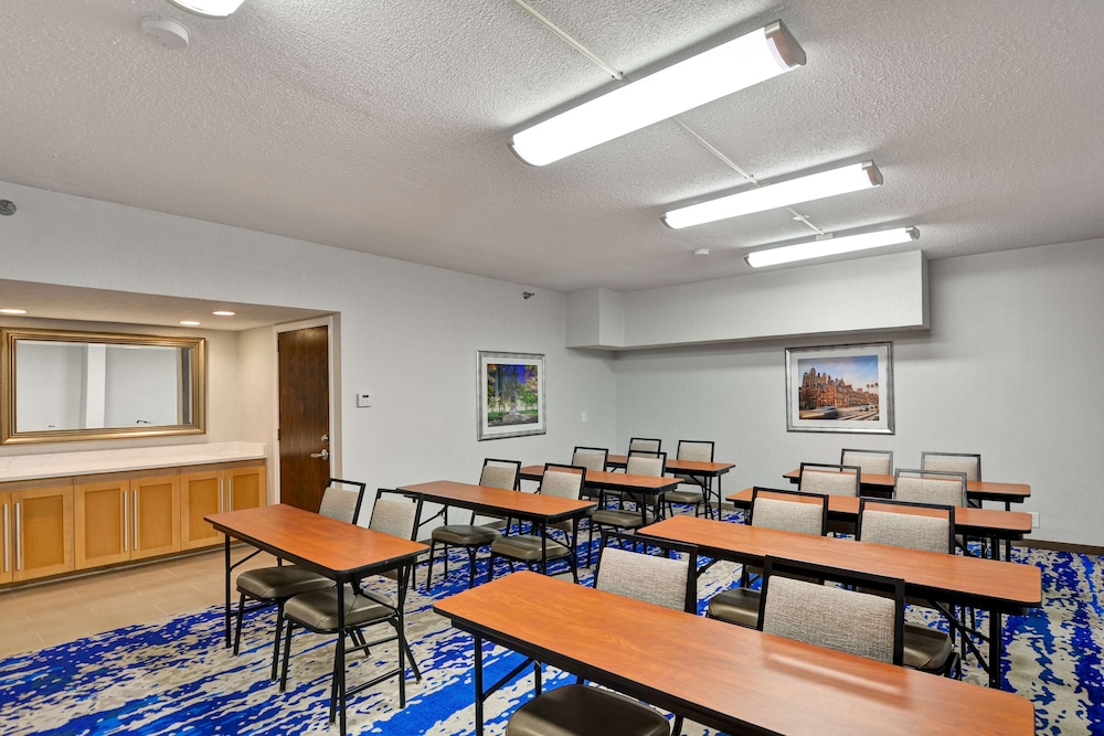 Hampton Inn State College - photo 29