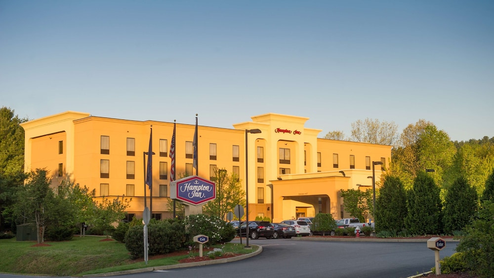 Hampton Inn Brattleboro - featured photo