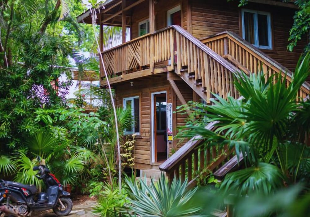 Hotel Posada Las Orquideas in Sandy Bay, Honduras