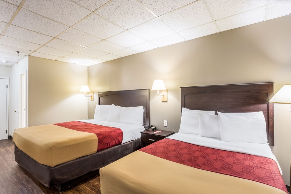 Econo Lodge Near Stewart Inter - photo 11