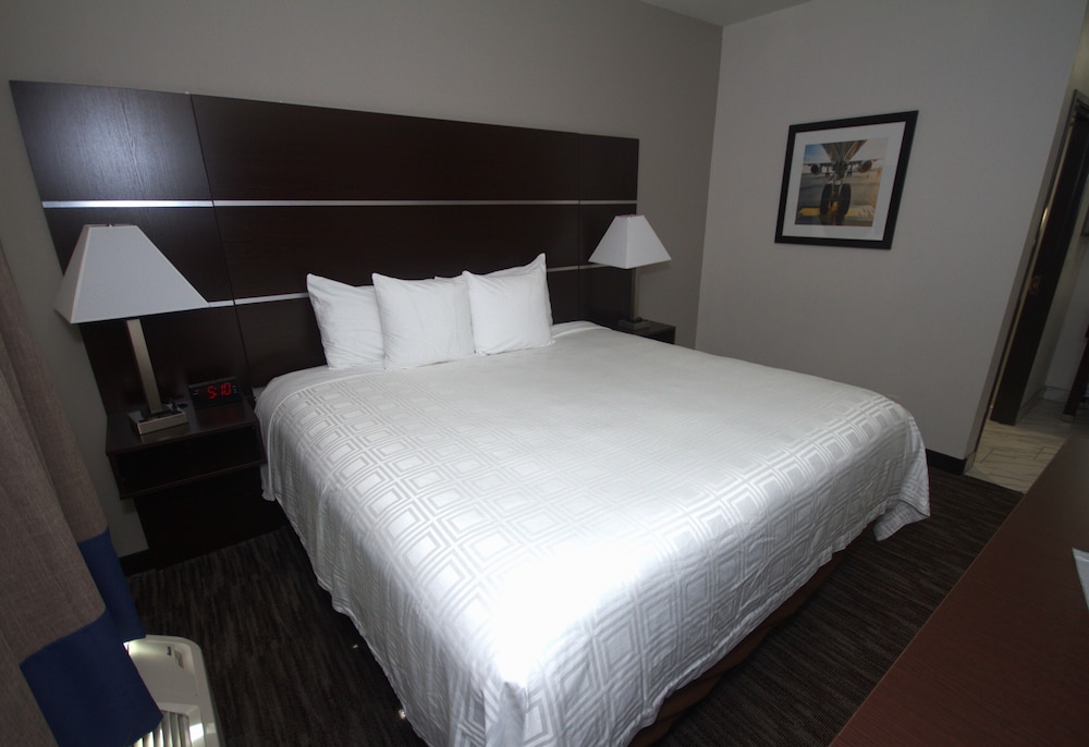 Atrium Hotel and Suites - photo 18