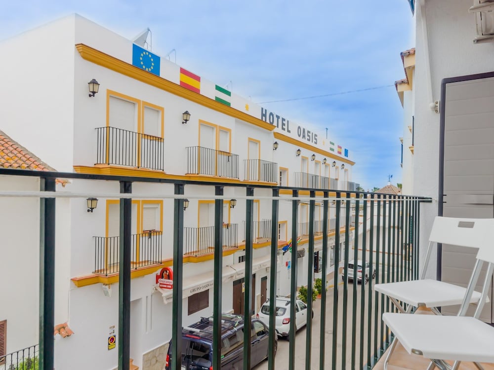 Calle Carril de la Fuente Apartamento — 4-Star Luxury Hotel in Conil De La Frontera, Spain