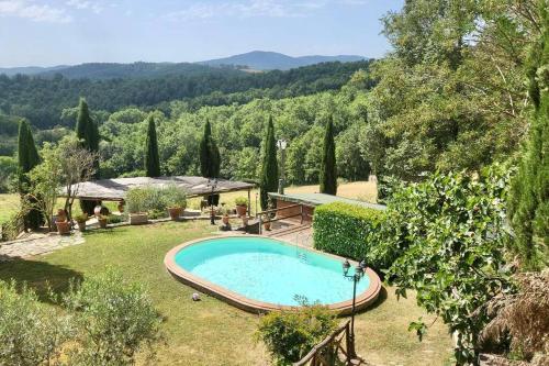 Tuscan Escape Luxury 2 bedroom apartment with pool — 4-Star Luxury Hotel in Anghiari, Italy