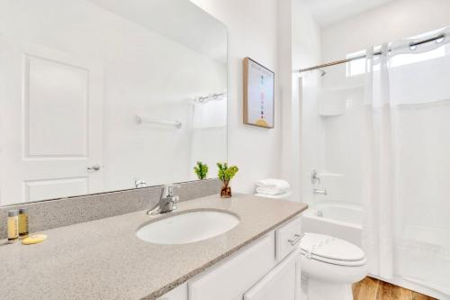 Upstay 9BR Disney Retreat w Pool BBQ & Hot Tub - photo 33